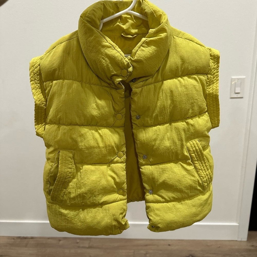 Zara VGUC 6-7 years Bright Yellow Puffer Vest